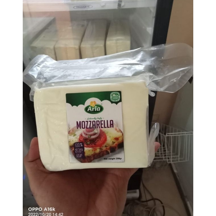 

T3rupd4te Keju Mozarella Arla 1kg Dont SKIP