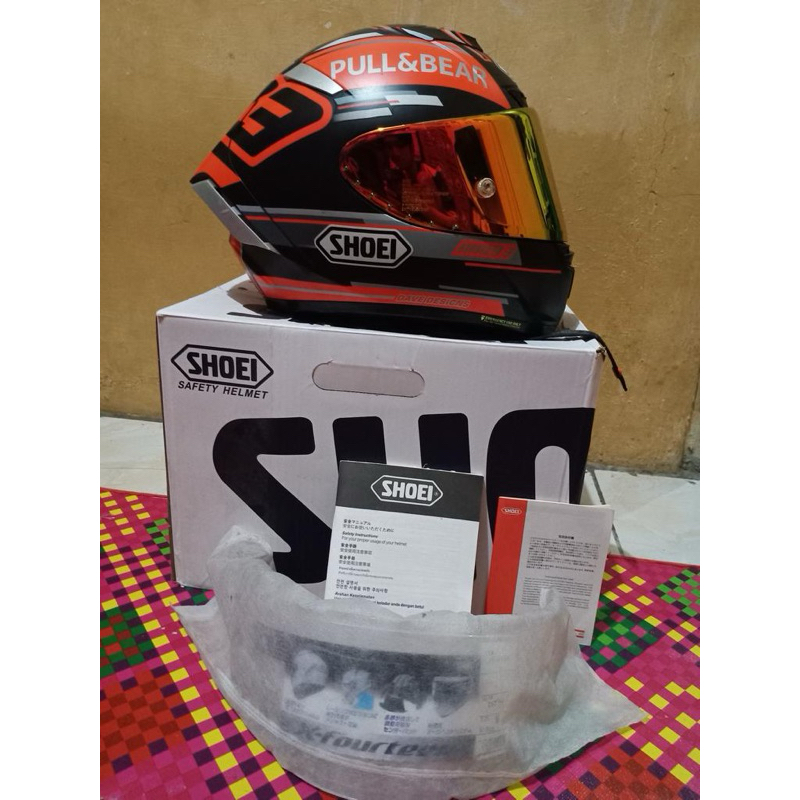 Helm shoei