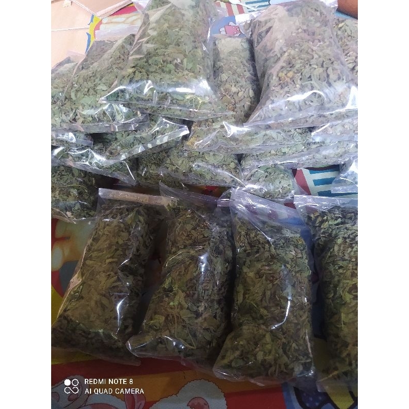 

Daun Katemas / Daun Patikan mas / Daun Sena Kering Netto 100 gr Herbal Pelangsing Badan
