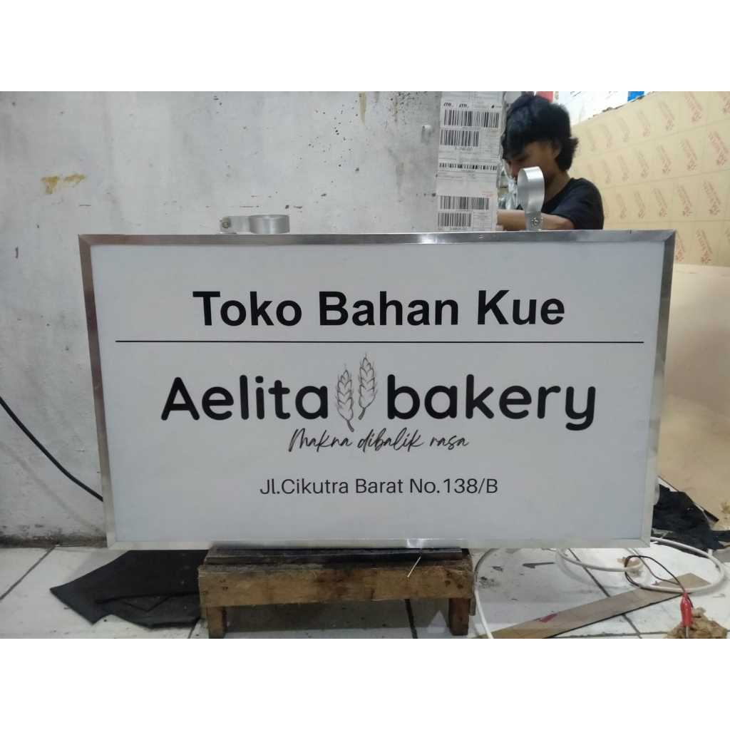 Plang Nama Toko Bahan Akrilik 2 sisi Ukuran 25x45cm