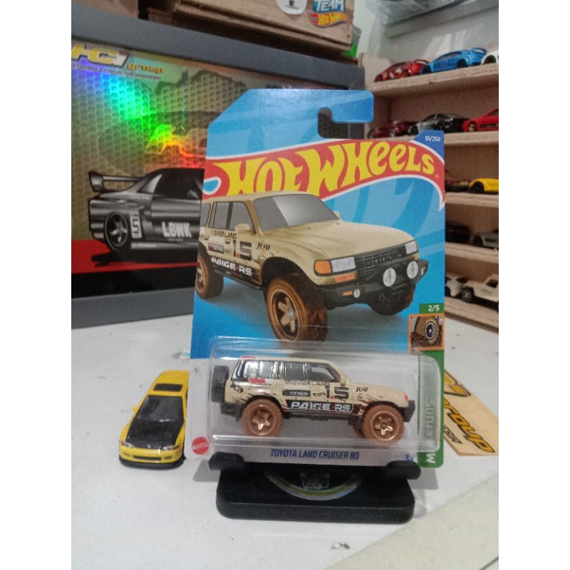 HOT WHEELS TOYOTA LAND CRUISER