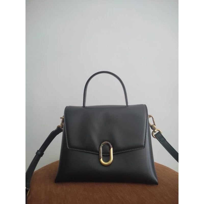 Charles n Keith bag original beli di counter