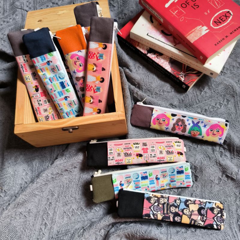 

Pembatas buku motif people