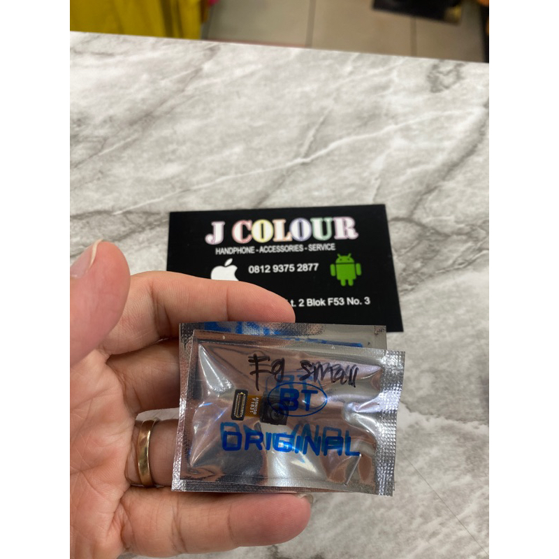 kamera depan oppo f9 | small cam oppo f9