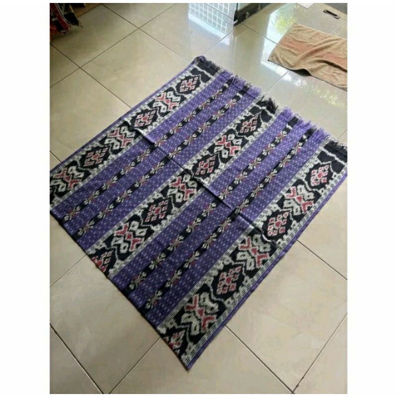 Kain Tenun Motif Maluku