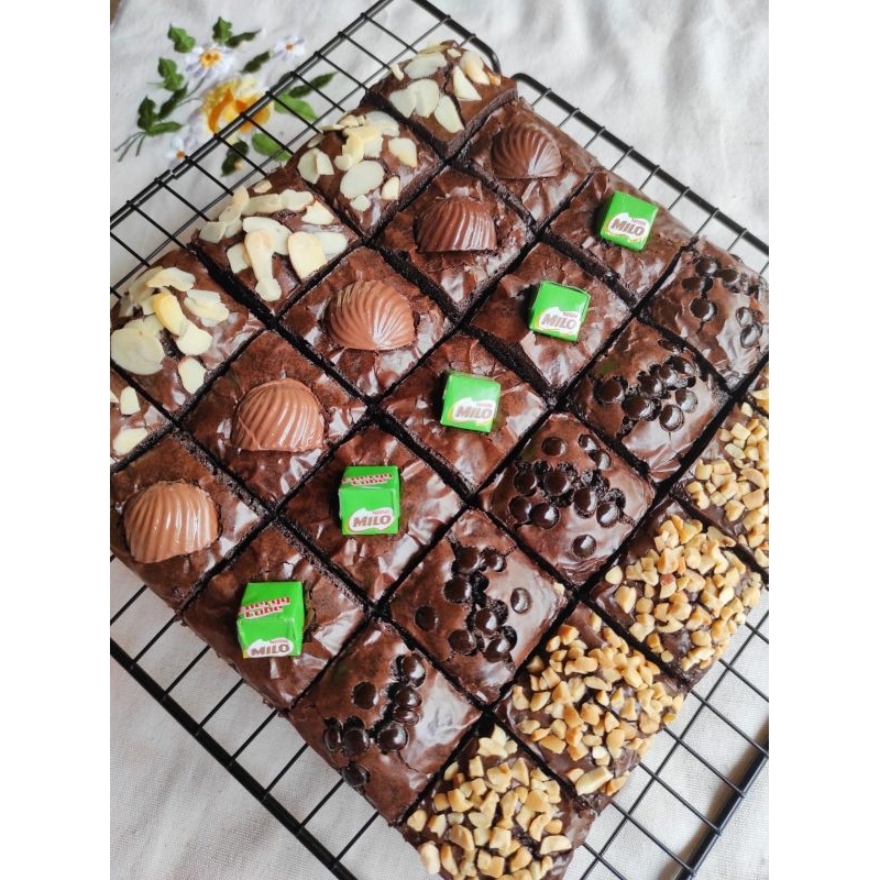 

Fudgy Brownies uk 20x20