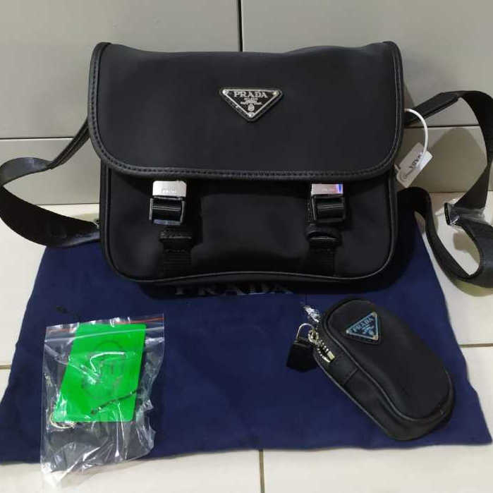Tas Prda Re-nylon Messenger Bag Hitam Original Selempang Pria Wanita Unisex Ori Leather Branded Impo