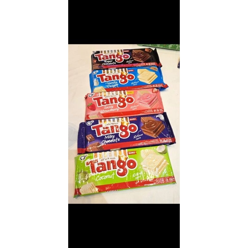 

tango long wafer 110gr isi 24 dalam 1 dus.hanya javamoca