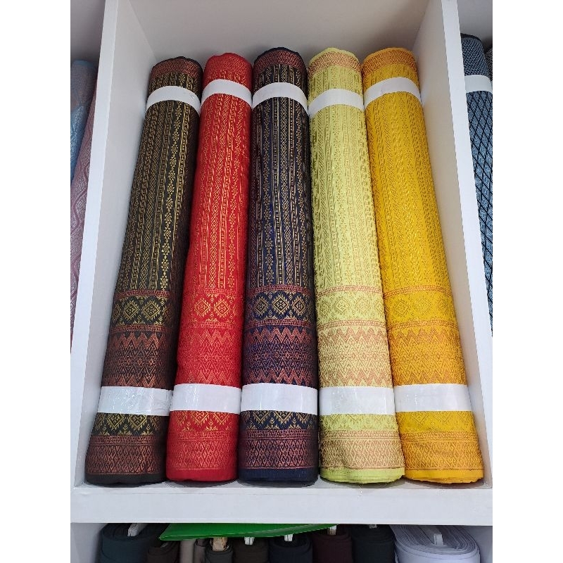 songket meteran motif mewah. sisa maroon, kuning, gold dan merah