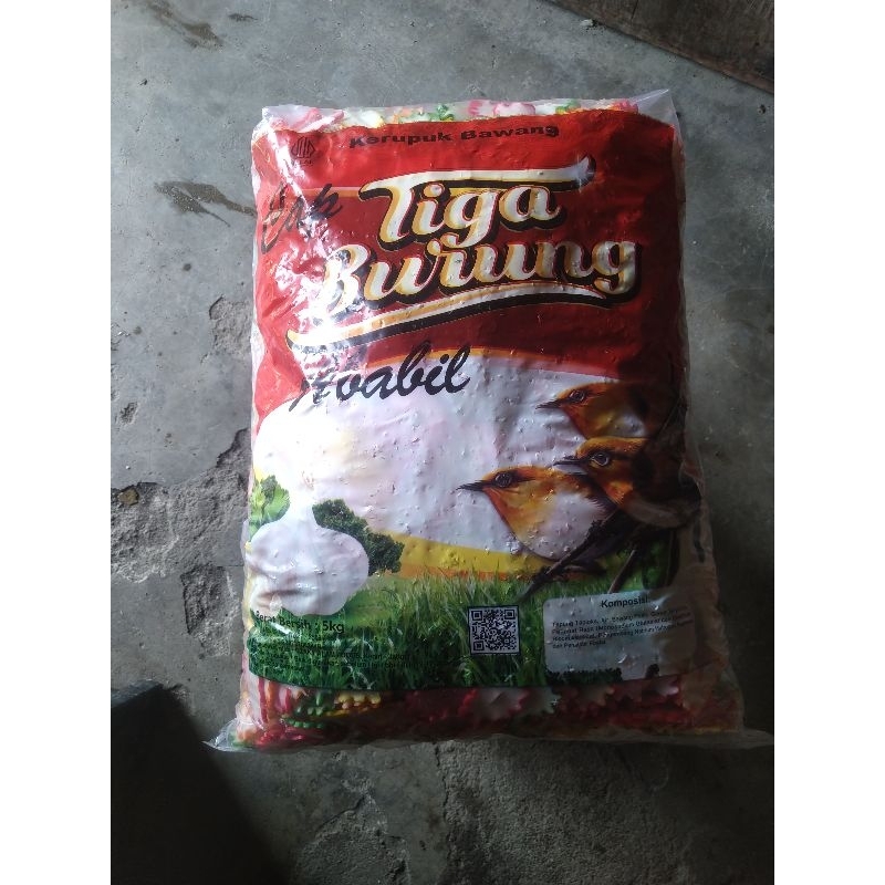 

krupuk bawang bibir mentah 1 bal 5 kg