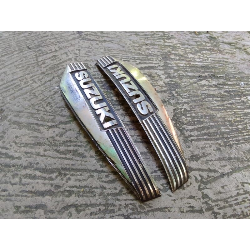emblem tangki Suzuki RC 80 100 original