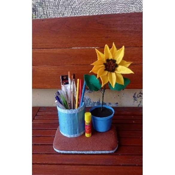 

Tempat pensil hias