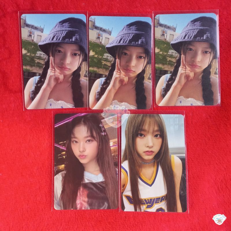 [OFFICIAL] READY STOK PC PHOTOCARD NEWJEANS HAERIN BAG JERSEY / HANNI BUCKET BLUEBOOK / HAERIN JEPIT