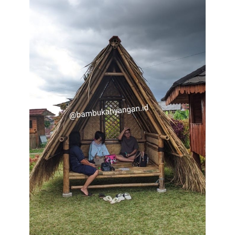 Gazebo Bambu Segitiga 2x2m