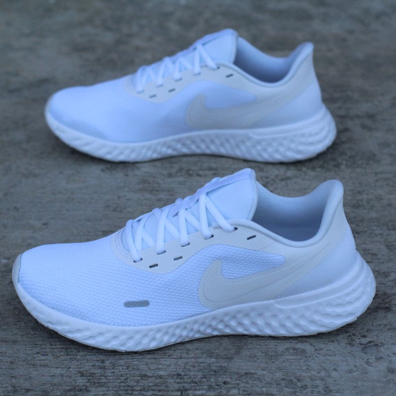 sepatu nike revolution 5 men running shoes white
