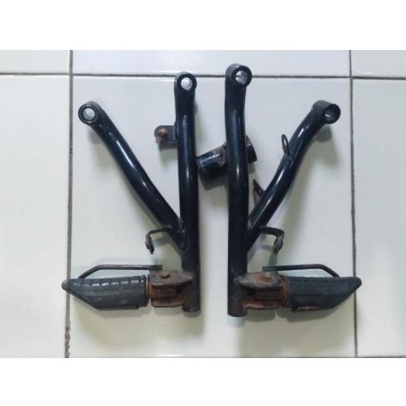 FOOTSTEP BUSTEP BELAKANG VARIO 110 KARBU - VARIO TECHNO 110 KARBU