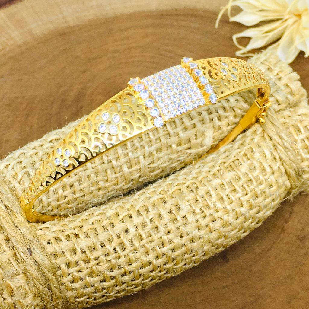 Gelang Emas Bangle Segi Kerawang Lotus 375/8K