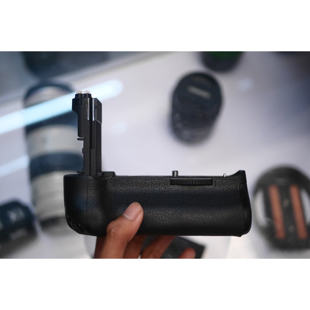 ( DEPOT KAMERA ) Second - Canon BG-E11 kode 806