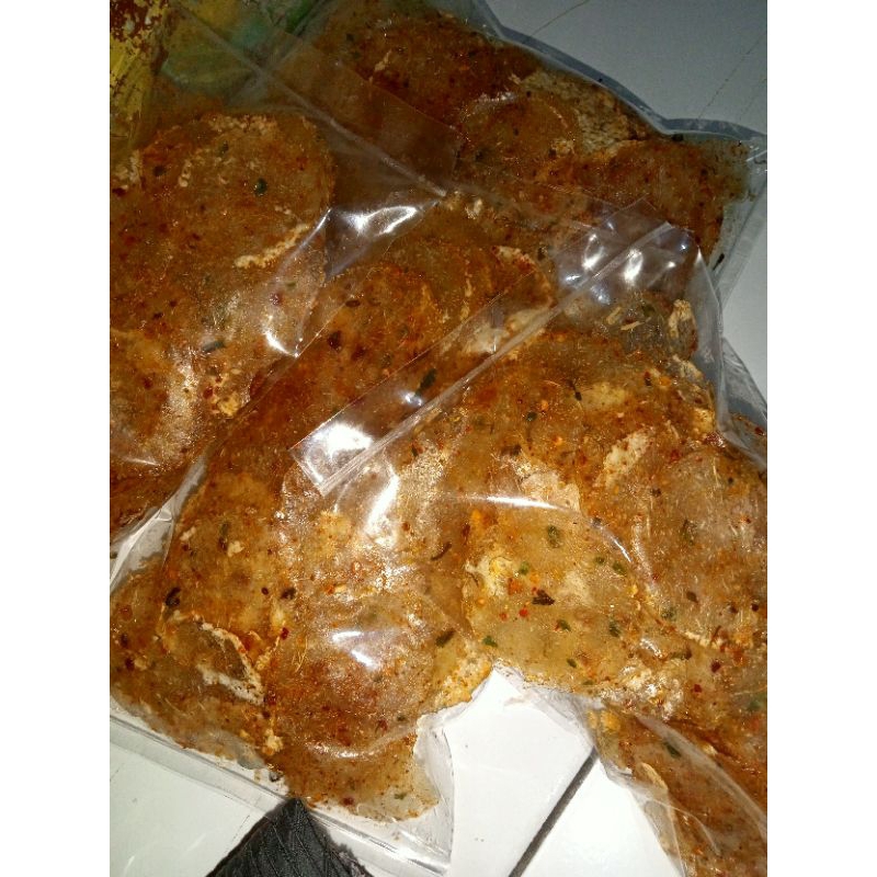 

keripik kaca pedas gurih daun jeruk