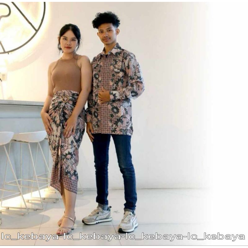 couple kemeja batik pesta// couple batik kekinian//couple batik mewah //couple batik wisuda // coupl
