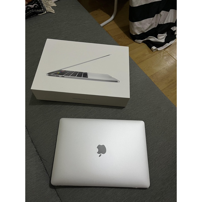 Macbook pro Second 256gb tahun 2020