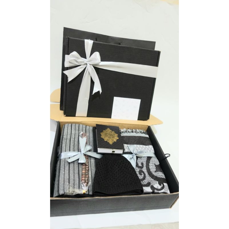hampers cowok muslim/gift box /kado cowok /kado ulang tahun cowok/kado wisuda/kado pernikahan/kado a