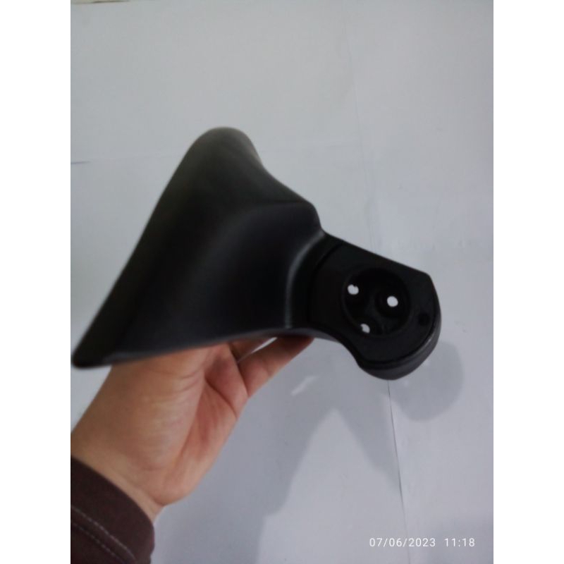Dudukan spion Daihatsu Xenia 2010