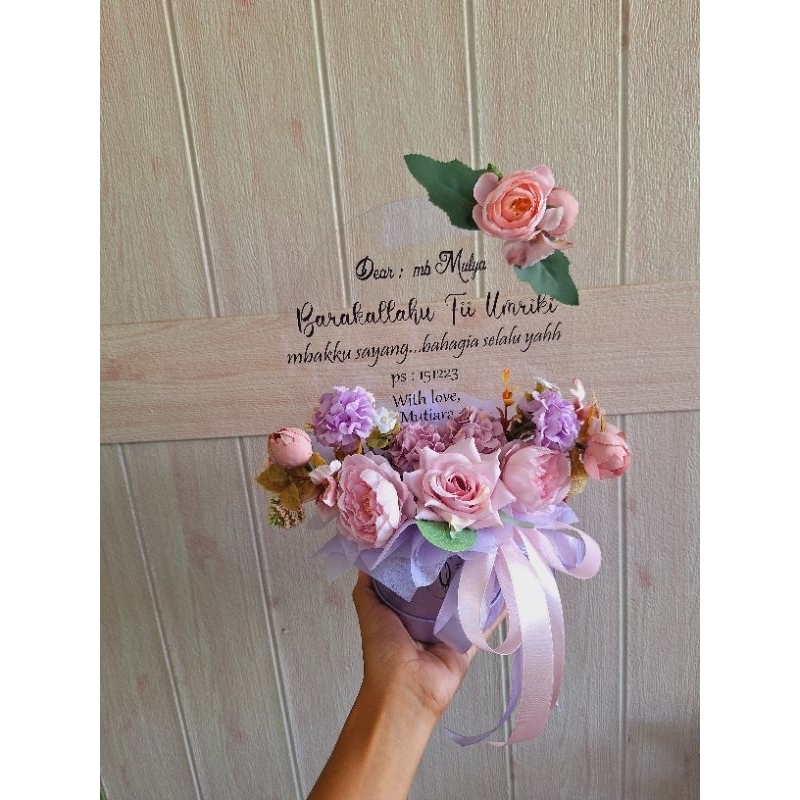 

Buket akrilik/hampers akrilik/ucapan akrilik/buket semarang/buket murah