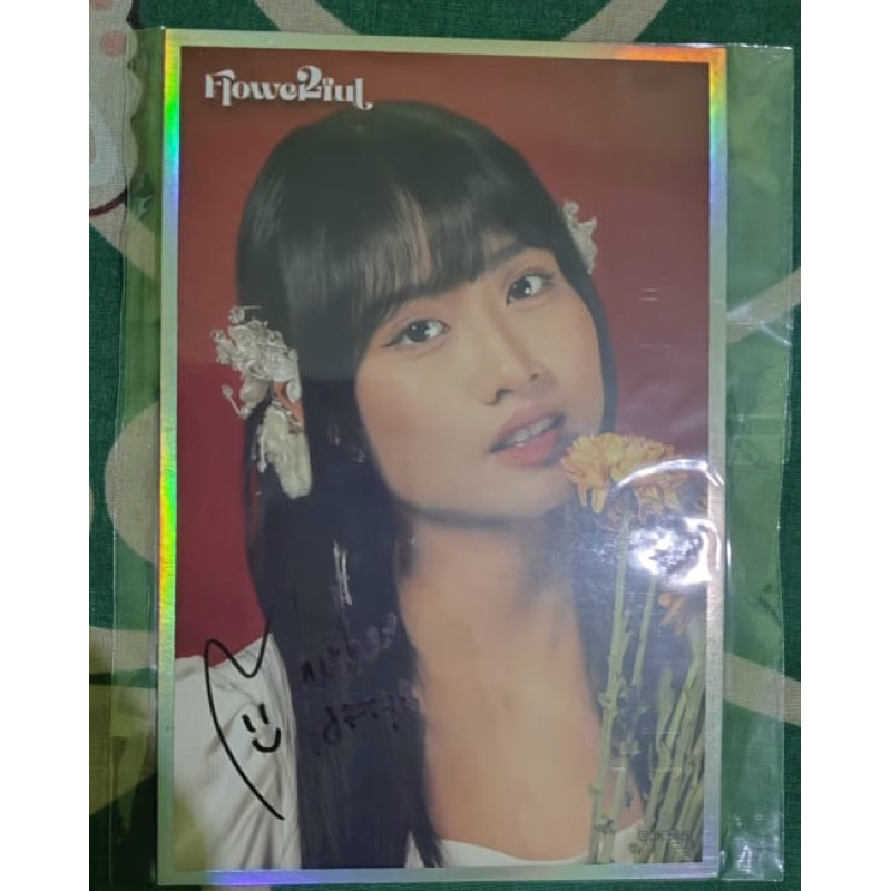 Photoprint Muthe JKT48 benefit rose with sign