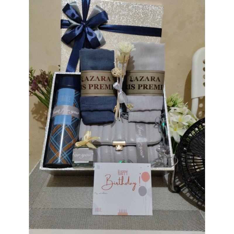 

Hampers Blue Tas Wanita Elegant Kado Ulang Tahun Tas Gray