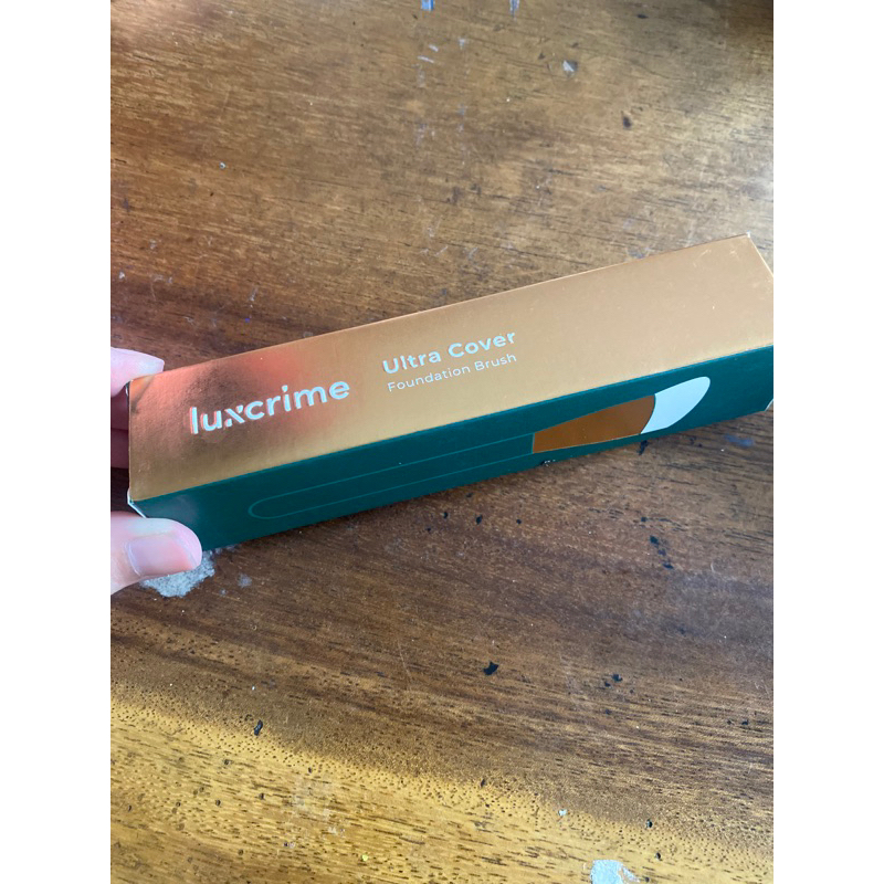 foundation brush luxcrime