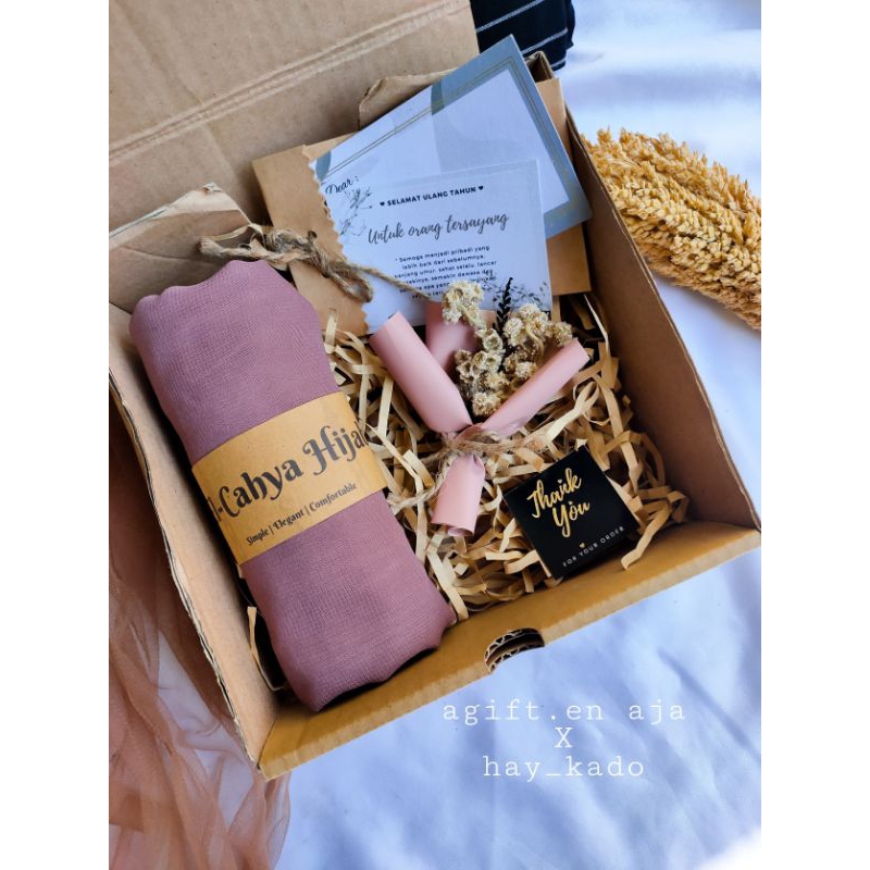 

PAKET HAMPERS HIJAB BELLA SQUARE MURAH KADO HIJAB MURAH GIFT BOX HIJAB MURAH