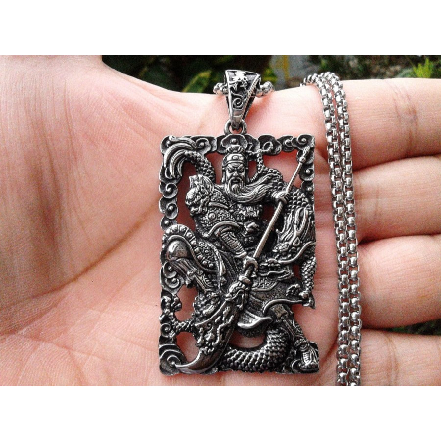 Kalung Liontin Fashion Pria Desain Ukiran Guan Kong / Guan YU Gravity Gaya Retro Vintage