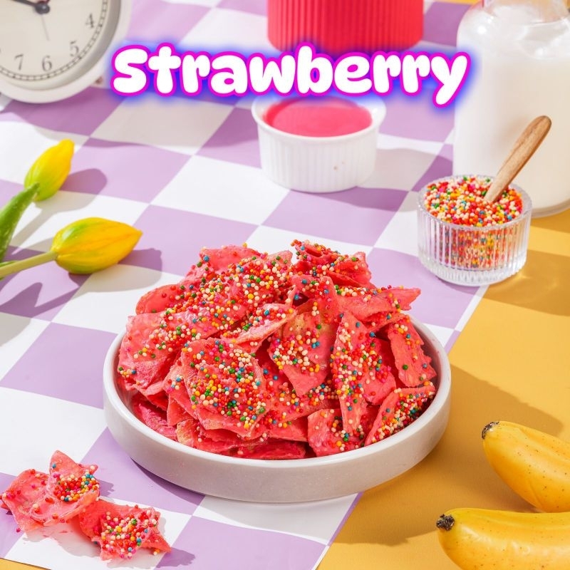 

Keripik pisang varian strawberry