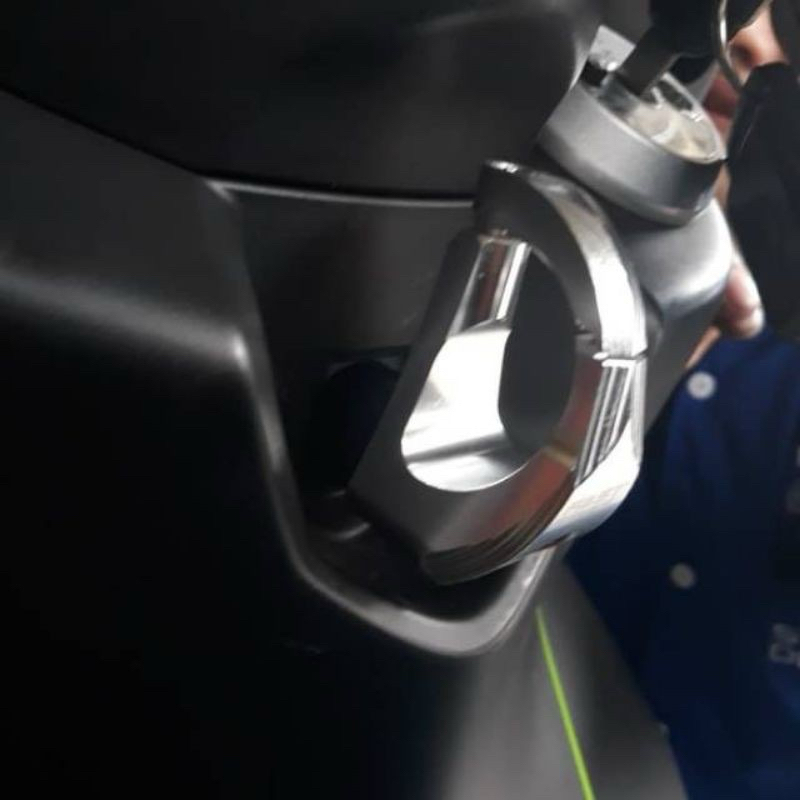 GANTUNGAN BARANG FULL CNC SILVER MODEL D  UNIVERSAL NMAX AEROX PCX VARIO DLL