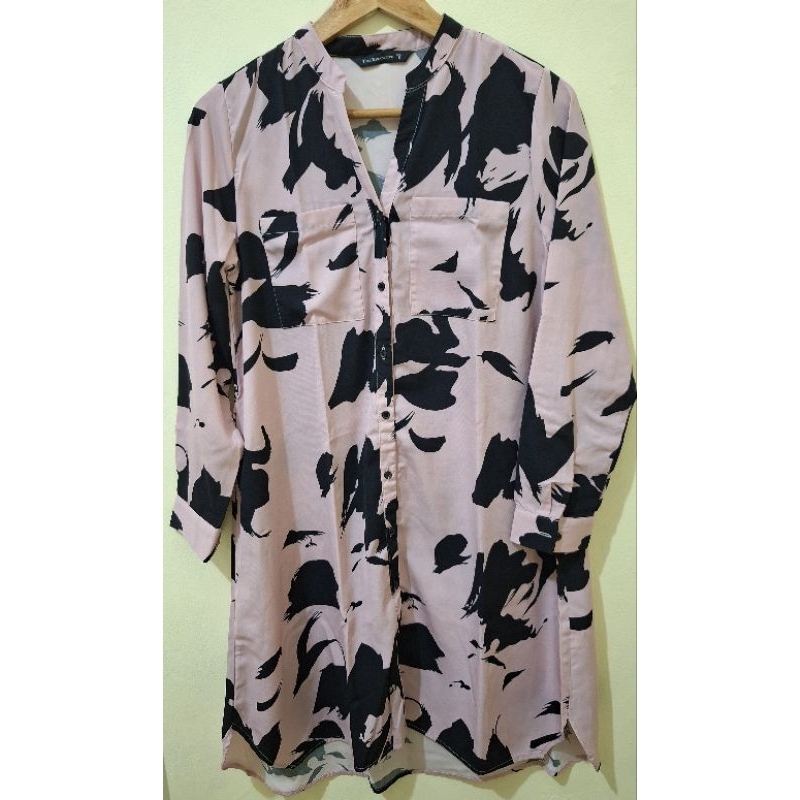 Blouse The Executive preloved motif bunga