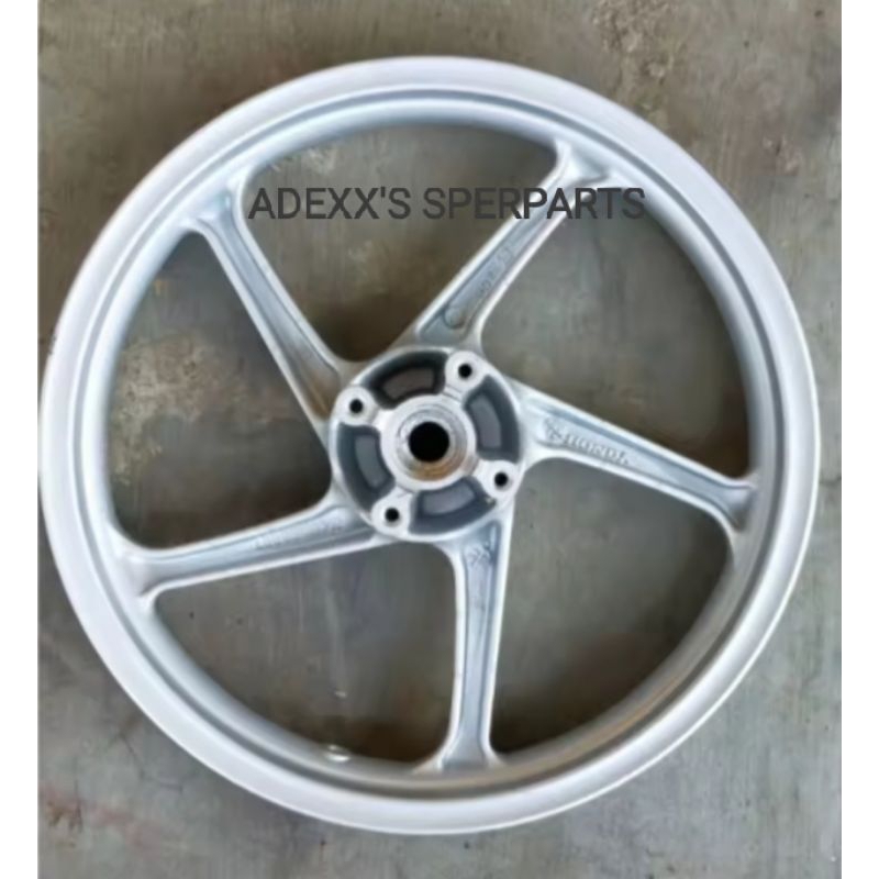 Velg depan warna putih Honda Beat Karbu/Beat fi/Scoopy fi/Spacy Original Copotan
