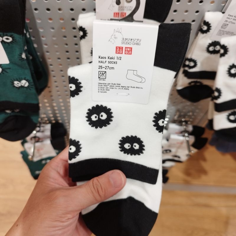 KAOS KAKI GHIBLI UNIQLO WHITE OFF PUTIH