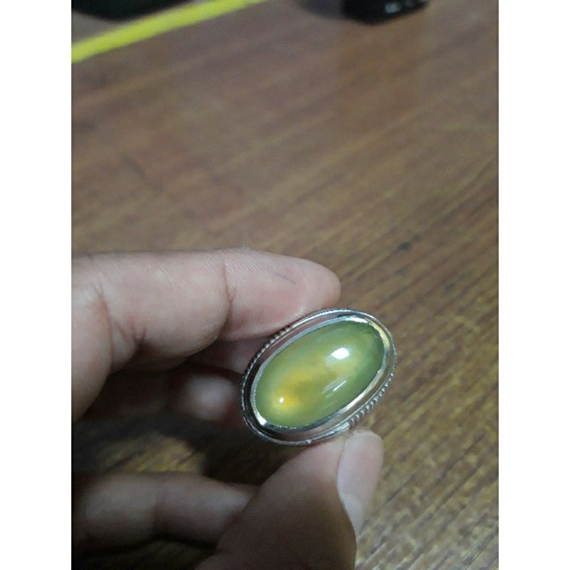 cincin batu idocrase neon green white bio solar