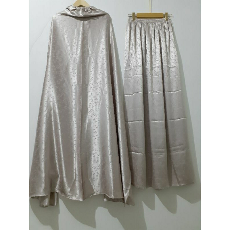 Nia Muslimah Fashion - Mukena semi sutra