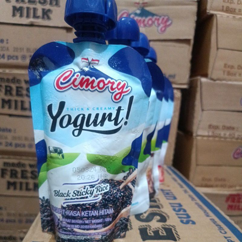 

cimory yogurt squeeze black sticky rice 120gr 1 karton isi 24 pcs