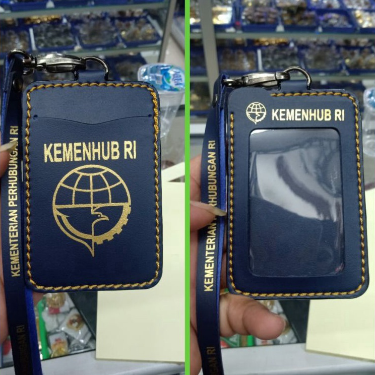 

GANTUNGAN ID CARD KEMENHUB RI KULIT ID CARD HOLDER KEMENTRIAN PERHUBUNGAN imd