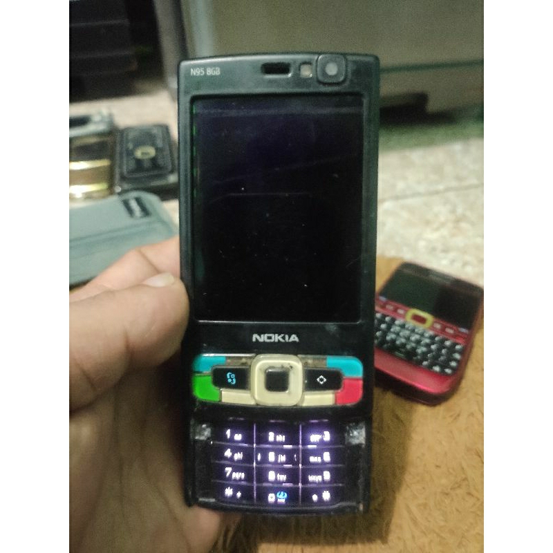 NOKIA N95 BAHAN MESIN HIDUP
