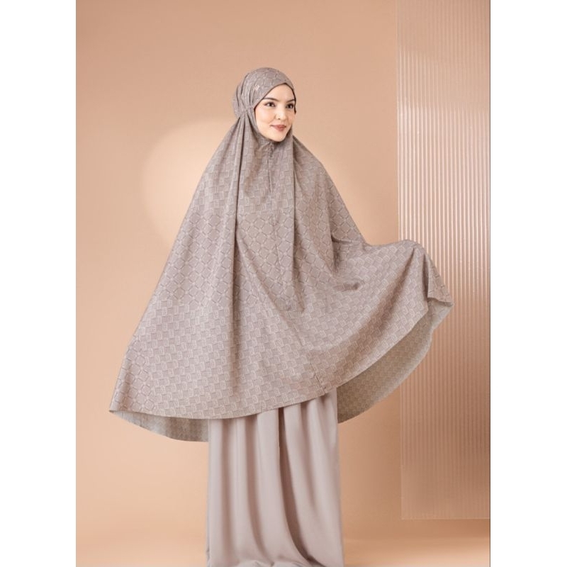 HEYLOCAL ELODIE PRAYER SET WALNUT