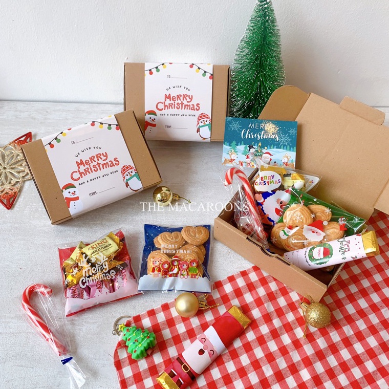 

TERBARU LANGSUNG KIRIM Hampers Natal Coklat Candy Cane Keychain Cookies Parcel Kado Natal Bingkisan Christmas Cookiee Santa Claus Chocolate Almond Termurah