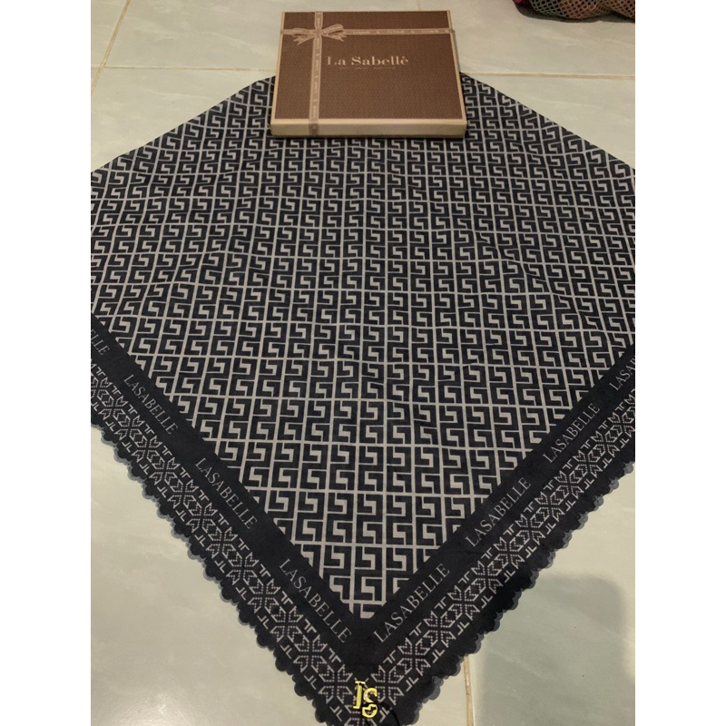 lasabelle deira warna charcoal