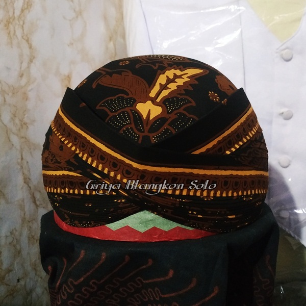 Blangkon Solo Alusan Batik Tulis