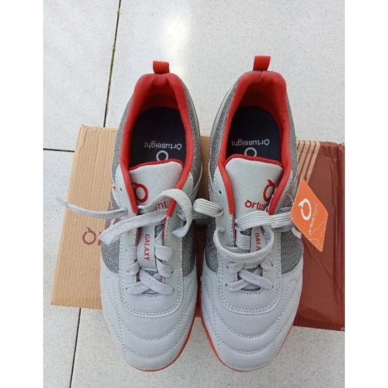 Ortuseight jogosala futsal bonus kaos kaki + deker