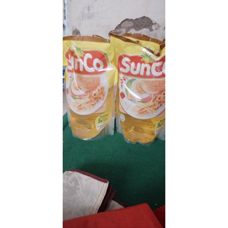 

minyak goreng sunco/ minyak goreng murah/ minyak goreng bening/ minyak goreng 2liter