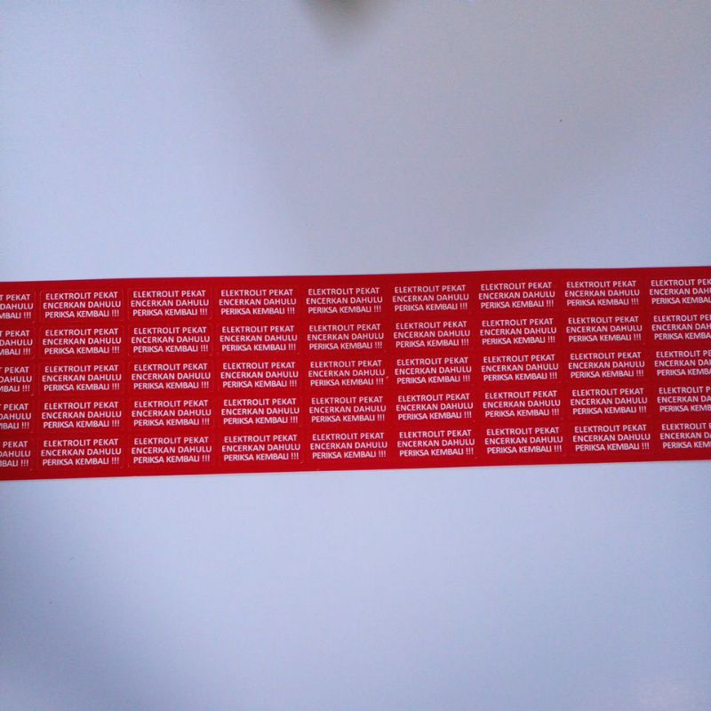 

stiker label Elektrolit Pekat Encerkan Dahulu